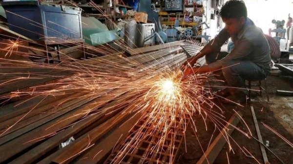 வெளியில் பொளந்து கட்டினாலும், உற்பத்தி துறை மாஸ் வளர்ச்சி..!! 