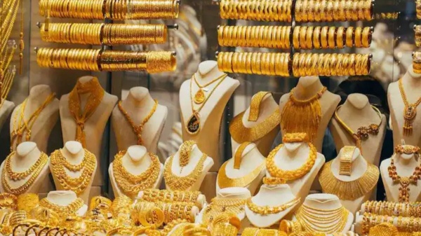 அட்சய திருதியை நாளில் தங்கம் விலை தடாலடி உயர்வு.. இப்படியா நடக்கணும்..!! அட்சய திருதியை நாளில் தங்கம் விலை தடாலடி உயர்வு.. இப்படியா நடக்கணும்..!!