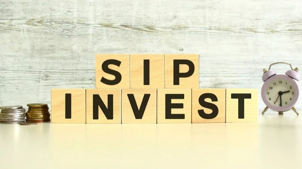 ரூ.10,000 SIP முதலீடுக்கு ரூ.50 லட்சம் ரிட்டர்ன்ஸ்.. அசத்தலான ஃபண்டு.. முதலீட்டாளர்களுக்கு பணமழை! ரூ.10,000 SIP முதலீடுக்கு ரூ.50 லட்சம் ரிட்டர்ன்ஸ்.. அசத்தலான ஃபண்டு.. முதலீட்டாளர்களுக்கு பணமழை!