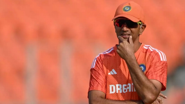  இந்திய கிரிக்கெட் அணியின் தலைமை பயிற்சியாளருக்கு எவ்வளவு சம்பளம் தெரியுமா ? 