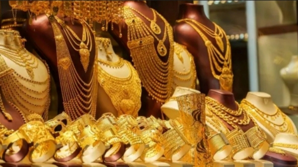 தங்கம் விலை தடாலடி சரிவு.. ஓ, இதுதான் காரணமா.. மிஸ் பண்ணிடாதீங்க பாஸ், செம சான்ஸ்..!! 