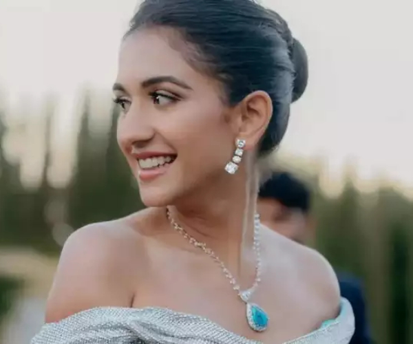 ராதிகா மெர்ச்சன்ட்டின் 