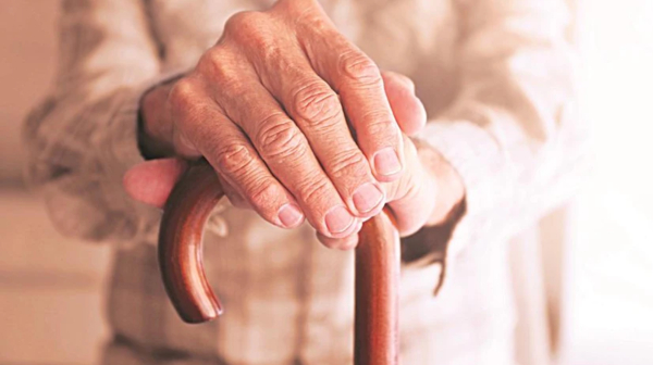 அரசு ஊழியர்களுக்கு குட் நியூஸ்.கடைசியாக பெற்ற ஊதியத்தில் 50% உத்தரவாத ஓய்வூதியம்.கொண்டாட தயாராகுங்க!