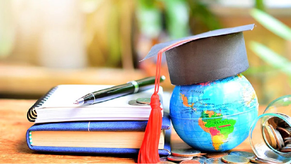  கல்விக் கடன் வாங்கப் போறீங்களா? சிறந்த வட்டி விகிதங்களைத் தரும் முன்னணி வங்கிகள்! செம வாய்ப்பு!