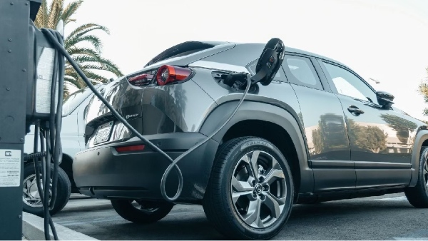 எலக்ட்ரிக் கார், ஸ்கூட்டர் வாங்கபோறீங்களா? வெயிட் பண்ணுங்க.. சுடசுட தயாராகும் சூப்பர் திட்டம்..!! 