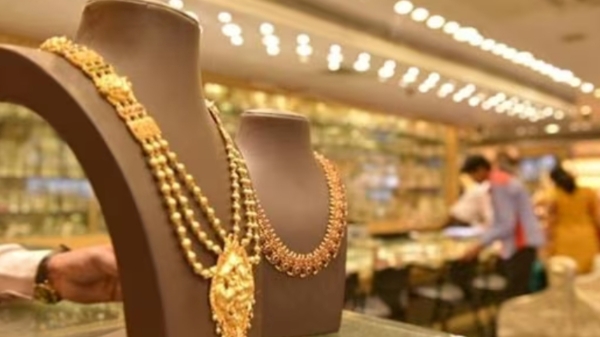 தங்கம் விலை மீண்டும் வேலையை காட்டியது..ஒரே நாளில் சர்ன்னு உயர்வு..சென்னை, கோவை, மதுரையில் என்ன விலை?