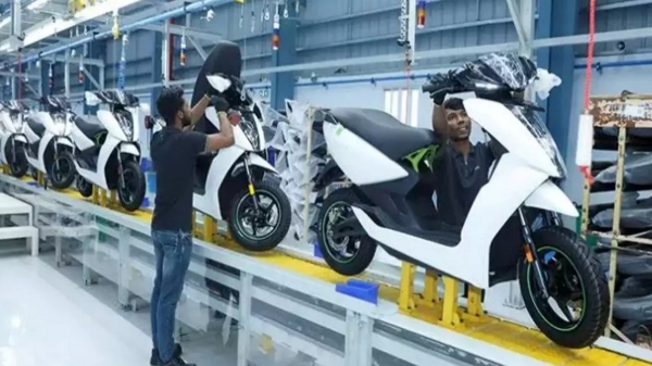 பஜாஜ்-க்கு வேட்டு வைக்க வருகிறது ஏத்தர்.. மாஸ்டர் பிளான் தான்ப்பா..!! 