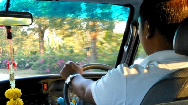 பெங்களூர்: ஒரு கேப் டிரைவர் இவ்வளவு சம்பாதிக்க முடியுமா..? ஷாக்கில் நெட்டிசன்கள்..!! 