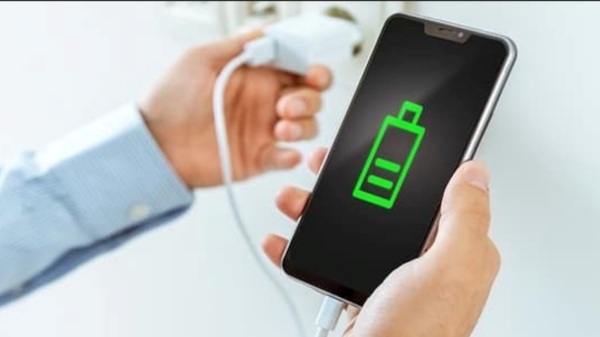 1 நிமிடத்திலேயே போன், லேப்டாப்பை சார்ஜ் செய்யும் தொழில்நுட்பத்தை கண்டுபிடித்த இந்தியர்..! 