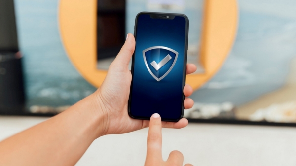  உங்க ஸ்மார்ட் ஃபோனுக்கு இதை மட்டும் பண்ணுங்க.. இனி ஹேக்கர்கள் தொல்லை இல்லை!