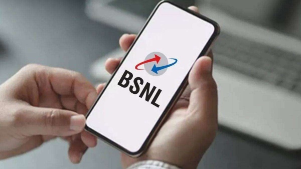  BSNL-இன் அட்டகாசமான 15 ரீசார்ஜ் திட்டங்கள்.. புதிய வாடிக்கையாளர்களாக இருந்தால் கூடுதல் சலுகை! ஆஹா!