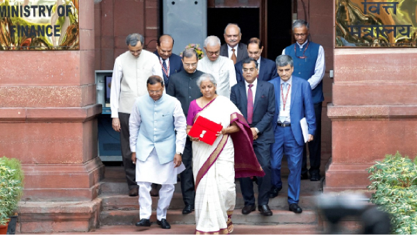 நிதிப் பற்றாக்குறை இலக்கை 4.9% ஆக குறைத்தார் நிதி அமைச்சர்..!