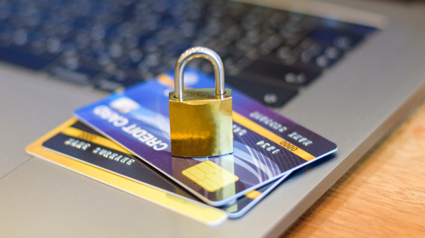  கிரெடிட் கார்டு பயன்படுத்தி ஆன்லைன் ஷாப்பிங் செய்பவரா நீங்கள்? அப்போ கண்டிப்பா இதை ஃபாலோ பண்ணுங்க!