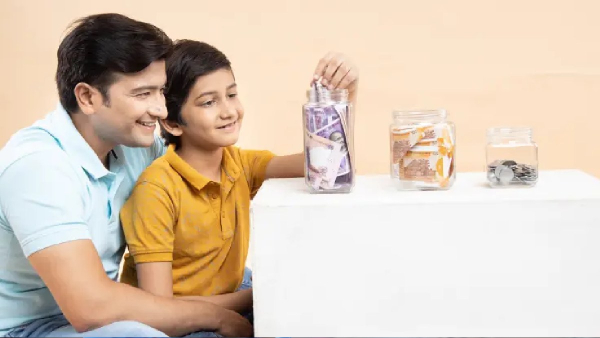  உங்கள் ஆண் குழந்தையின் எதிர்காலத்தை பாதுகாக்க டாப் 5 திட்டங்கள்.. பெற்றோர்களே இதை நோட் பண்ணுங்க!