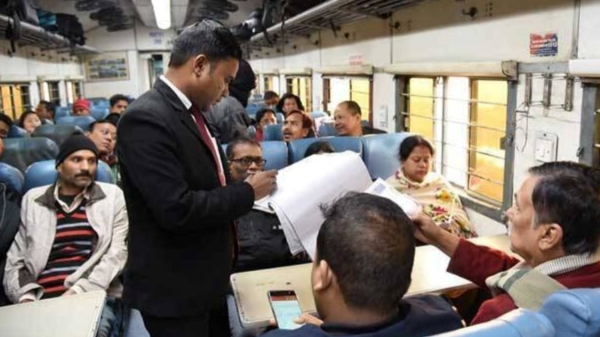  ரயில்வே விதிகள்: டிக்கெட் இல்லாமல் பயணம் செய்தால் எவ்வளவு அபராதம்? பிடிபட்டால் TTE என்ன செய்வார்?