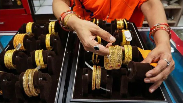 வச்சு செய்யும் தங்கம்.. ஒரே நாளில் ரூ.500 உயர்வு.. சென்னை, கோவை, மதுரையில் 1 கிராம் விலை என்ன? 
