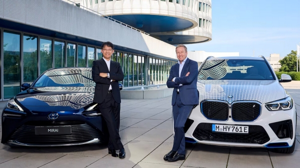 என்னடா பெரிய எலக்ட்ரிக் கார்.. இங்க பாருங்க ஹைட்ரஜன் கார்.. களிமிறங்கும் BMW மற்றும் டொயோட்டா..! 