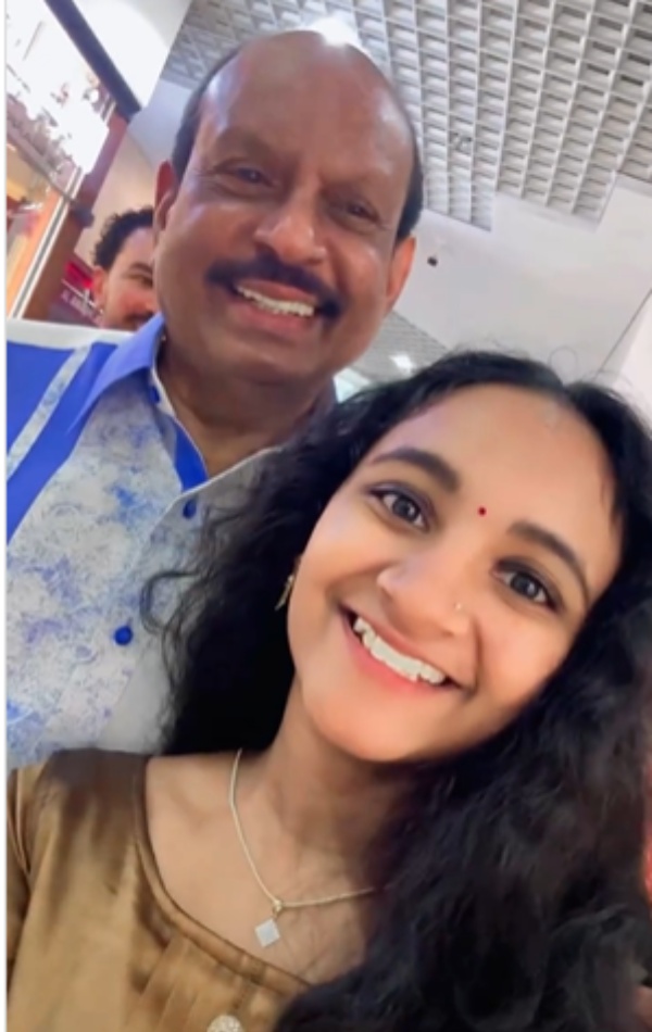  பில்லியனர் சார் ஒரு செல்ஃபி.. துபாயில் நடத்த கியூட் சம்பவம்..! 