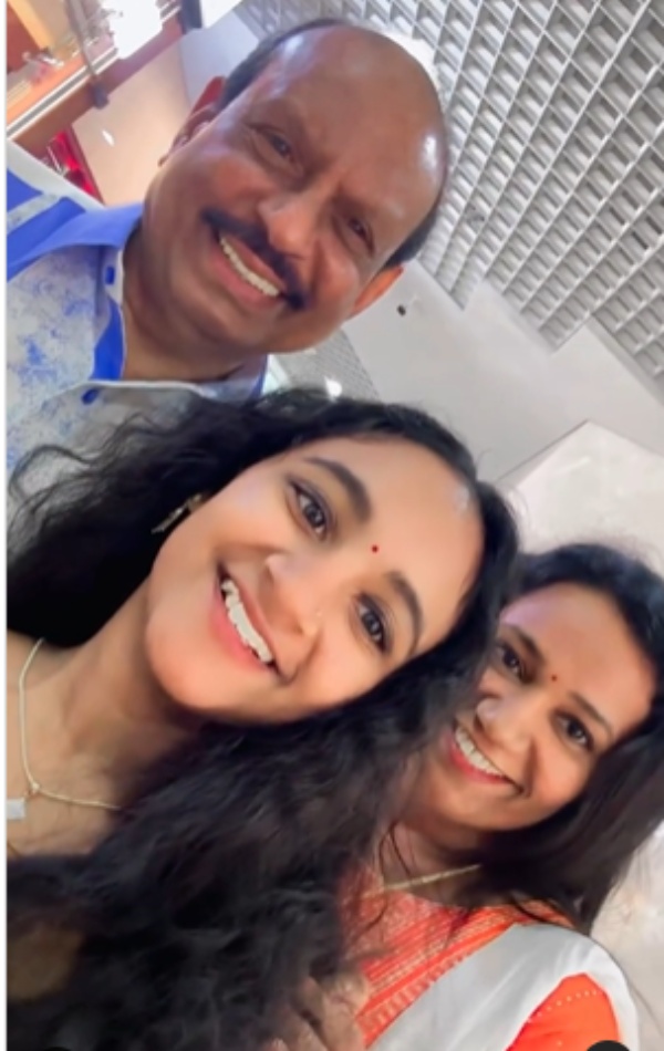  பில்லியனர் சார் ஒரு செல்ஃபி.. துபாயில் நடத்த கியூட் சம்பவம்..! 