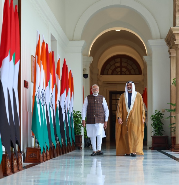 மோடி - அபுதாபி பட்டத்து இளவரசர் சந்திப்பு.. இரு நாடுகள் மத்தியில் புதிய அத்தியாயம் துவங்குகிறது..!! 