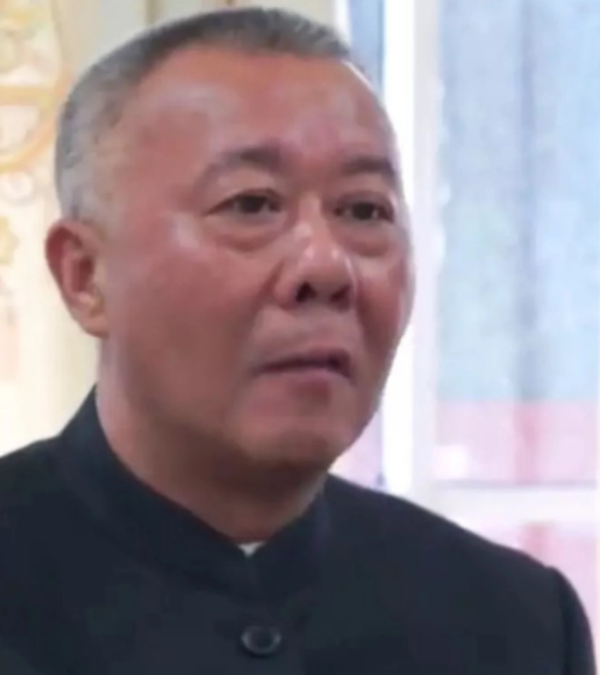 விஜய்சேதுபதி சேரன் எல்லாம் இருக்கட்டும்.. இந்த சீன தந்தையை பாருங்க..!!