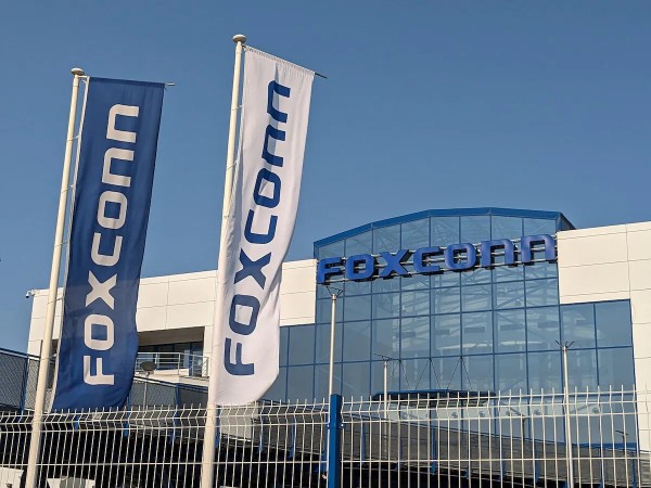 பாக்ஸ்கான் மெகா முதலீடு.. அதுவும் இந்த ஏரியாவுல.. வாவ்.. இனி டாடாவுக்கும் கொண்டாட்டம் தான்..!! பாக்ஸ்கான் மெகா முதலீடு.. அதுவும் இந்த ஏரியாவுல.. வாவ்.. இனி டாடாவுக்கும் கொண்டாட்டம் தான்..!!