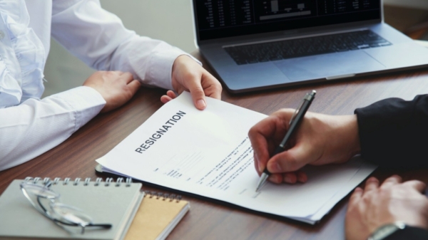 வேலைக்கு சேர்ந்த முதல் நாளே ராஜினாமா செய்த நபர் – காரணம் என்ன தெரியுமா..? வேலைக்கு சேர்ந்த முதல் நாளே ராஜினாமா செய்த நபர் – காரணம் என்ன தெரியுமா..?