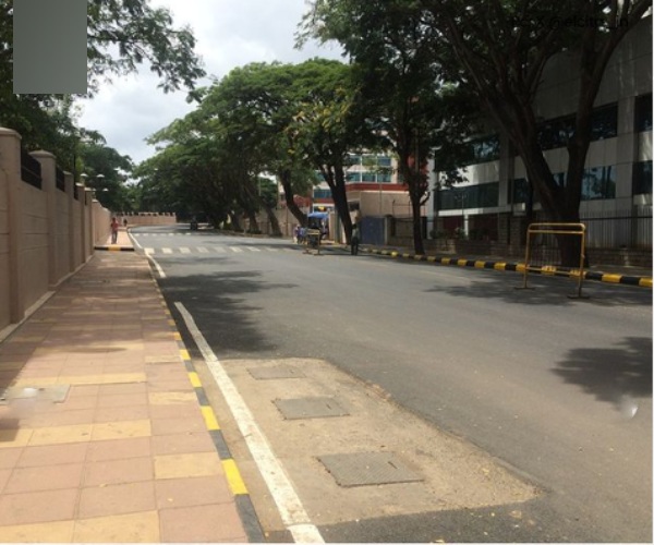 பெங்களூர் எலக்ட்ரானிக் சிட்டி: எவ்வளவு மழை பெய்தாலும் இங்க மட்டும் தண்ணீர் தேங்காது.. கெத்து..! பெங்களூர் எலக்ட்ரானிக் சிட்டி: எவ்வளவு மழை பெய்தாலும் இங்க மட்டும் தண்ணீர் தேங்காது.. கெத்து..!