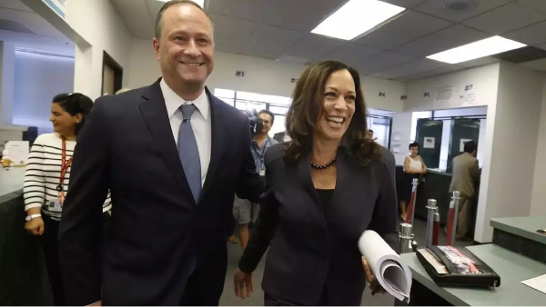 தேர்தலில் தோற்றாலும் கெத்து காட்டும் கமலா ஹாரிஸ்.. 3 வீடு, 6 டிஜிட் சம்பளம்.. வேற லெவல்..!