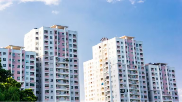 பெங்களூர் மக்கள் கண்ணீர்.. ஓவர் நைட்டில் வீட்டு வாடகை ரூ.30000 இருந்து 53,000 ரூபாயாக உயர்வு..! 