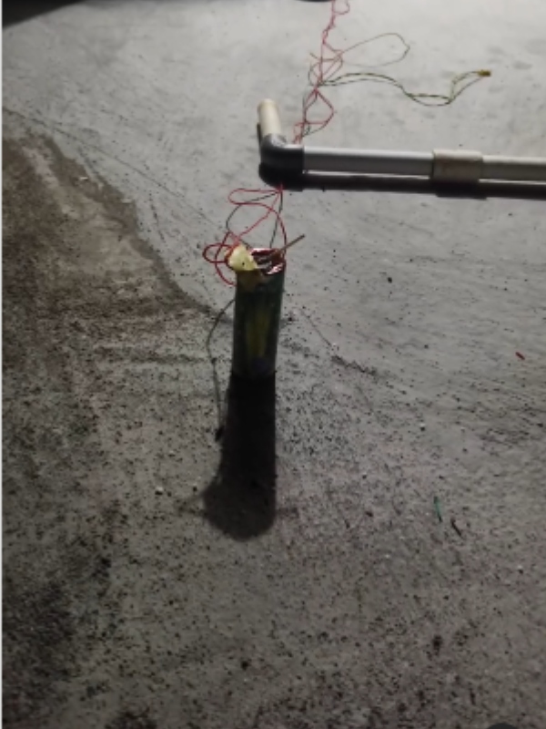 வெறித்தனமான டெக் ஊழியரா இருப்பார் போல.. ராக்கெட்டை எப்படி வெடிக்கிறார் பாருங்க..!!