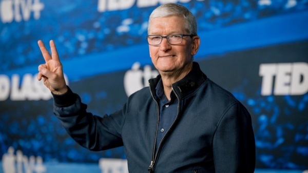 தெரு தெருவா பேப்பர் போட்ட பையன் தான் நான்.. வெற்றியின் ரகசியத்தை பகிரும் ஆப்பிள் டிம் குக்..!