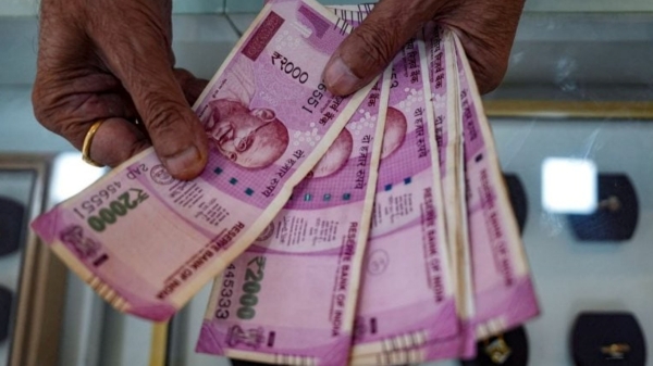 ரொக்க பரிவர்த்தனை செய்தால் வருமான வரி நோட்டீஸ் வருமா? பணம் டெபாசிட் செய்ய வரித்துறையின் வரம்பு என்ன?