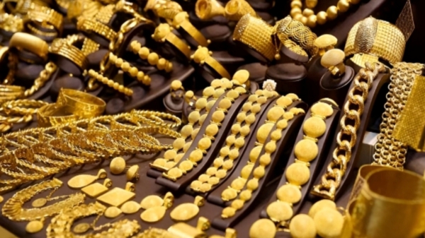 தங்கம் விலை ஓமன், சிங்கப்பூர்-ஐ விட இந்தியாவில் கம்மிதான்.. சென்னையில் இன்று 1 சவரன் ரூ.55,480.!!