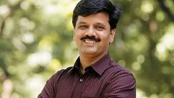   ரூ.400-க்கு ரேடியோ ரிப்பேர் செய்த ஒருவர் இன்று பல லட்சம் கோடிக்கு அதிபதி.. யார் இவர்?