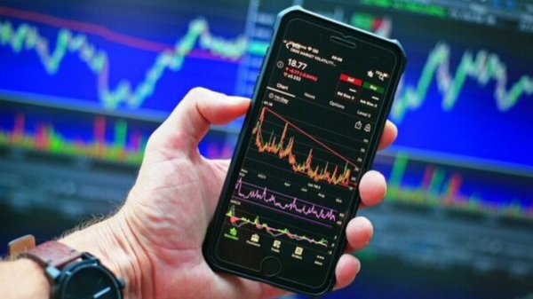 ஒரு வருடத்தில் 8000% லாபம்..1:10 பங்கு பிரிப்பு + 8:10 போனஸ் பங்கு.. முதலீட்டாளர்களுக்கு ஜாக்பாட்..!