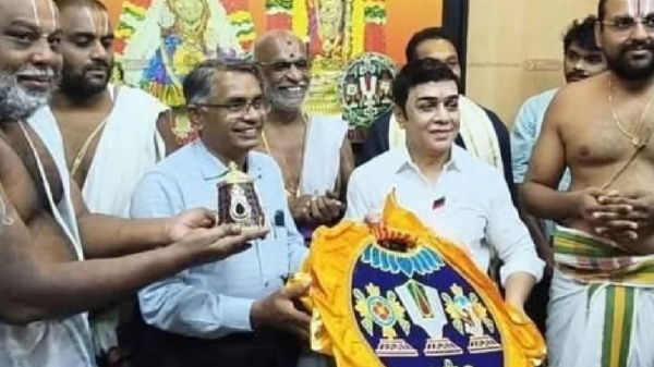  திருச்சி ஸ்ரீரங்கநாதருக்கு.. 3160 கேரட் மாணிக்கம், 600 வைரம் கொண்ட கிரீடத்தை கொடுத்தது இவரா..?!