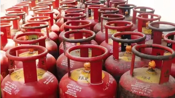 பெண்களே இந்த டிப்ஸ ஃபாலோ பண்ணா உங்க வீட்டுக்கு இலவச சிலிண்டர் இணைப்பு கிடைக்கும்..! 