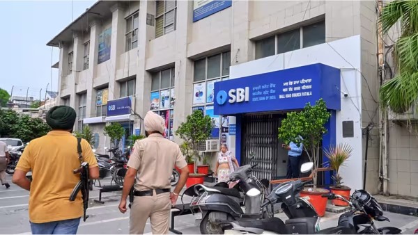 SBI அக்கவுண்டில் ரூ.236 பிடிக்கப்பட்டதா? ஏன் தெரியுமா? இதுதான் காரணம்.!!