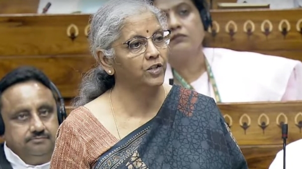 நிர்மலா சீதாராமன் கையில் இருக்கும் முக்கிய 'ரிப்போர்ட்'.. அடுத்த சில மணிநேரத்தில் ரிலீஸ்..!!