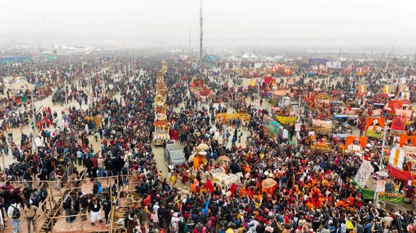  மகா கும்பமேளா 2025: 45 நாட்களில் ரூ.2 லட்சம் கோடி வருவாய்.. வணிகர்களுக்கு ஜாக்பாட்! 