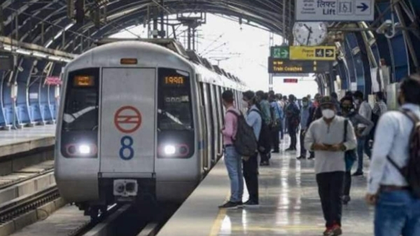  ரூ.40 லட்சம் பணம், 199 மொபைல், 9 தாலியை விட்டு சென்ற பயணிகள்! மெட்ரோ ட்ரெயினில் இப்படியா நடக்கணும்!