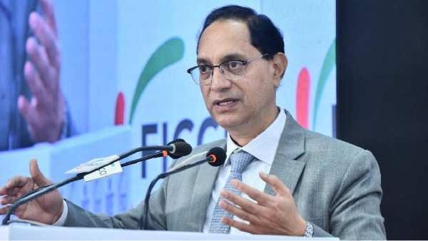 புதிய வருமான வரி மசோதா.. முக்கியப்புள்ளி கொடுத்த 'முக்கிய' வாக்குறுதி..!! புதிய வருமான வரி மசோதா.. முக்கியப்புள்ளி கொடுத்த 'முக்கிய' வாக்குறுதி..!!