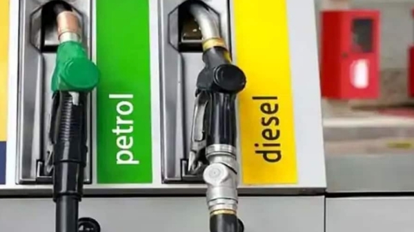 பெட்ரோல் டீசல் விலை குறைப்பு.. பட்ஜெட்டில் ஜாக்பாட்.. நிர்மலா சீதாராமன் கையில் தான் எல்லாமே..!!