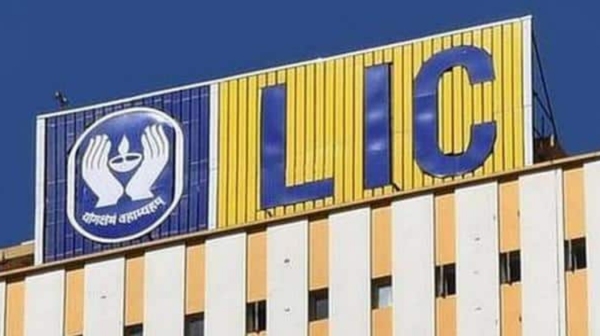 LIC பாலிசிதாரர்களுக்கு முக்கிய அறிவிப்பு.. எல்ஐசி பெயரில் போலி மொபைல் ஆப் உலாவுதாம்.. கவனம்..!!