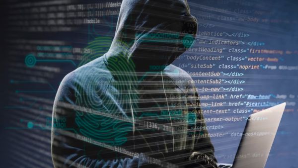 அமெரிக்காவில் கிரிப்டோ மோசடி செய்து இந்தியாவில் சுற்றுலா.. குற்றவாளி பிடிபட்டது எப்படி? அமெரிக்காவில் கிரிப்டோ மோசடி செய்து இந்தியாவில் சுற்றுலா.. குற்றவாளி பிடிபட்டது எப்படி?