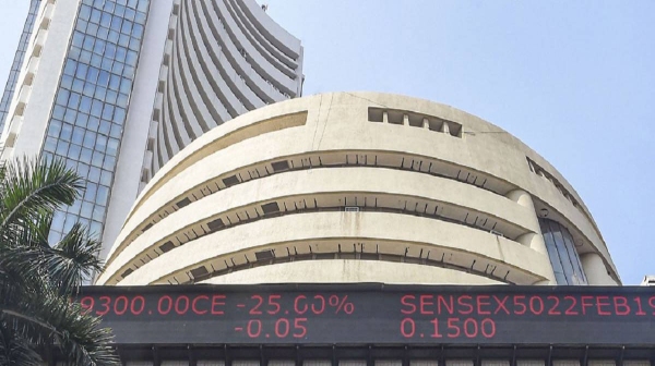 கதற கதற.. பங்குச்சந்தை முதலீட்டாளர்களின் சோகத்தில் ஒரு குட்நியூஸ்.. இந்த துறைக்கு மட்டும் ஜாக்பாட்! கதற கதற.. பங்குச்சந்தை முதலீட்டாளர்களின் சோகத்தில் ஒரு குட்நியூஸ்.. இந்த துறைக்கு மட்டும் ஜாக்பாட்!