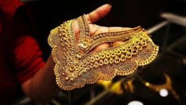 ஏன் தங்கத்தின் விலை நாளுக்கு நாள் உயர்கிறது? எப்போது தங்கம் விலை குறைய தொடங்கும்?