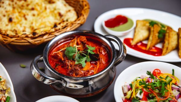 ஹோட்டலில் சாப்பிடுவோருக்கு ஷாக்.. புதுசா ஜிஎஸ்டி வரி வந்திருக்கு தெரியுமா..?