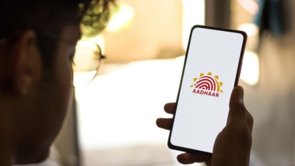 ஆதார் Appல் பெரும் மாற்றம்: முகம் காட்டினால் போதும்.. இது ரொம்ப safe..!!